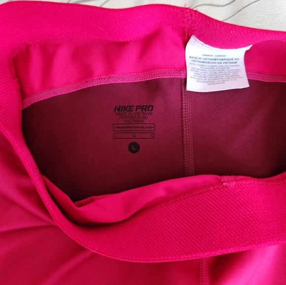 Nike Pro Capris - Picture 3 of 4